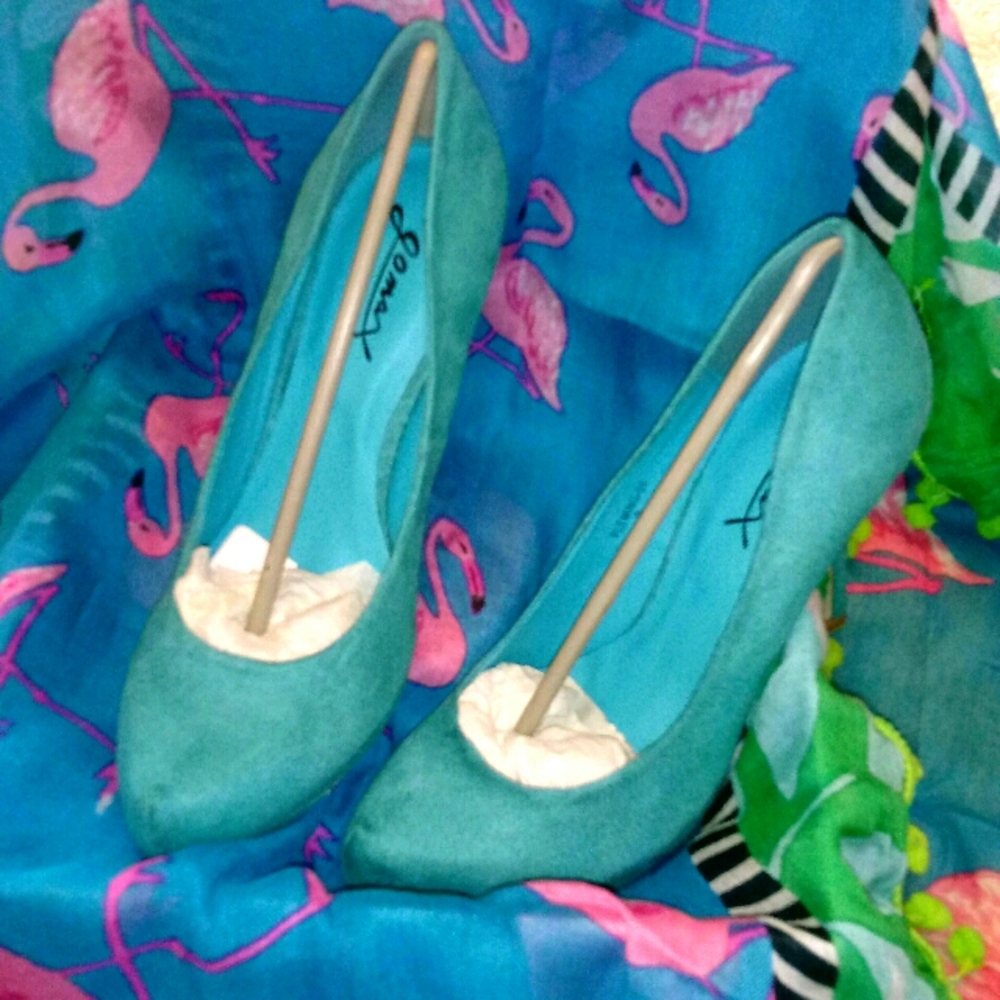 NIB ✨Turquoise Suede Heels✨